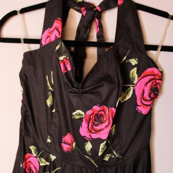 50s Inspired Pinup Black and Pink Rose Print Swing Halter Dress - Picture 3 of 4